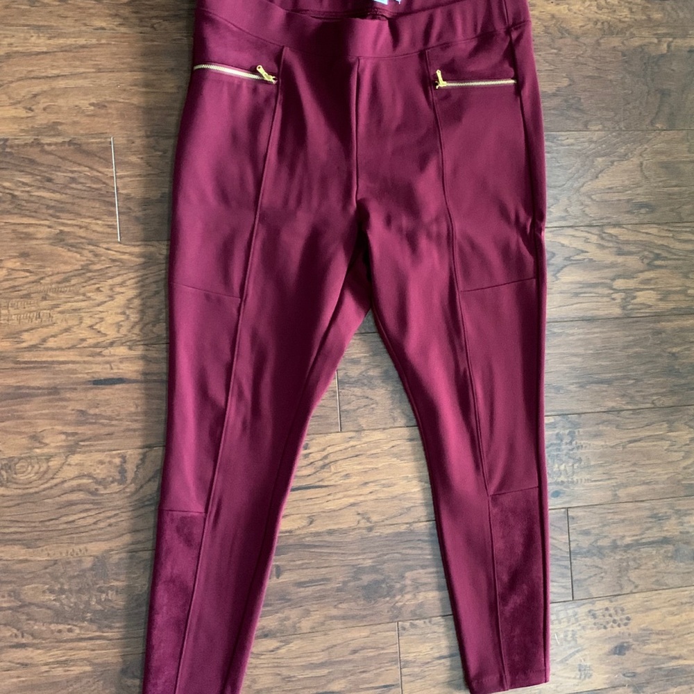 SALE❗️Red Old Navy Stevie Pants w/ gold Zipper